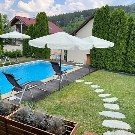 U Izhu With Private Pool, Sauna & Bbq Διαμέρισμα Prewala