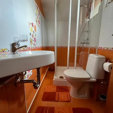 Διαμέρισμα U Izhu With Private Pool, Sauna & Bbq *