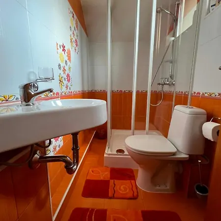 U Izhu With Private Pool, Sauna & Bbq Prewala