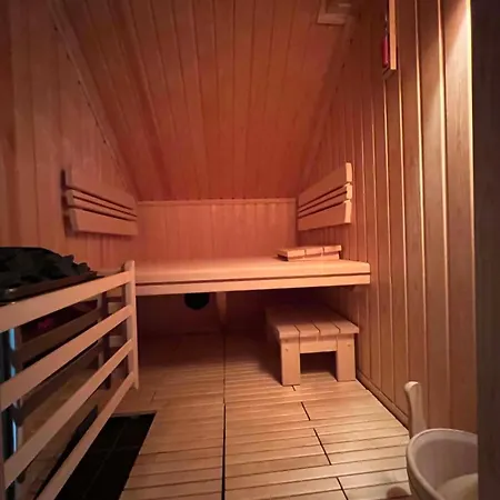 U Izhu With Private Pool, Sauna & Bbq