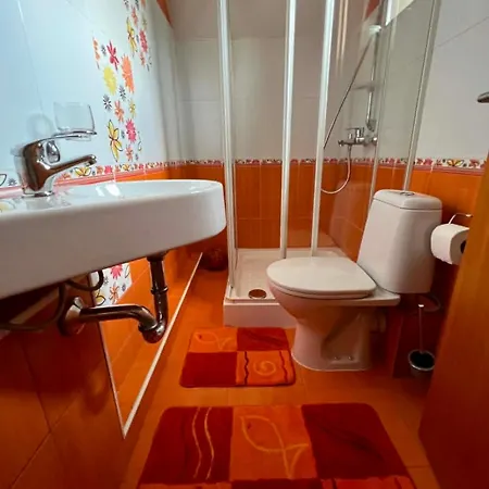 Διαμέρισμα U Izhu With Private Pool, Sauna & Bbq