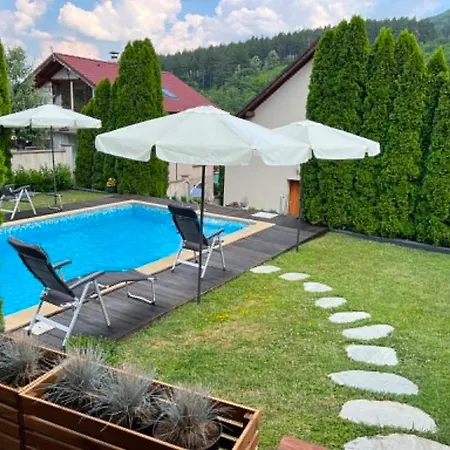 U Izhu With Private Pool, Sauna & Bbq Prewala