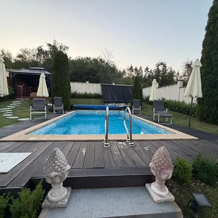 U Izhu With Private Pool, Sauna & Bbq