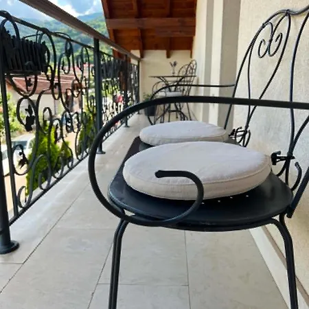 U Izhu With Private Pool, Sauna & Bbq Διαμέρισμα Prewala